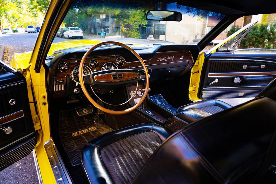 Console de la ford Mustang GT500 1968 intérieur de la Ford Mustang GT500